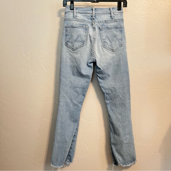 MOTHER Denim The Hustler Ankle Chew Distressed Flare Jeans in Petal Plucker Sz26 - Picture 8 of 15